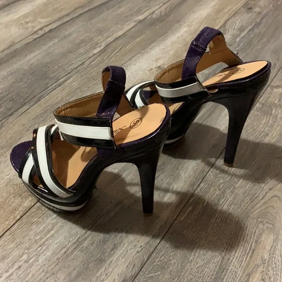 Heels - Picture 4 of 6